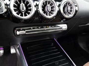 Mercedes GLA II Off-roader Facelifting 2.0 220 190KM 2025 MERCEDES-BENZ GLA 220 4-Matic AMG Line 2.0 (190KM) 2025, zdjęcie 9