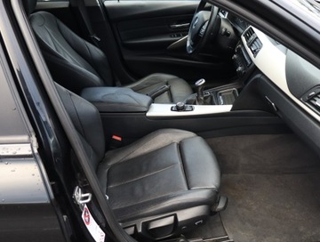 BMW Seria 3 F30-F31-F34 2013 BMW 3 318 d, Skóra, Xenon, Bi-Xenon, Klima, zdjęcie 8