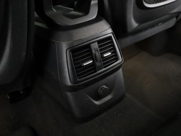 BMW Seria 2 F22-F23-F45-F46 Gran Tourer 218d 150KM 2015 BMW 218 2.0d Automat Advantage Panorama Navi, zdjęcie 33