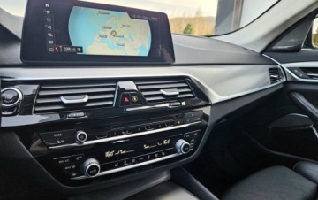 BMW Seria 5 G30-G31 Touring 530d 265KM 2018 BMW Seria 5 X-Drive, 3.0 Diesel 265 KM, Sport, Szwajcaria 3.0 Diesel 265KM, zdjęcie 11