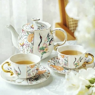 Фарфоровая чашка и блюдце Crane Flowers 250мл в подарочной упаковке