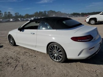 Mercedes Klasa C W205 2017 Mercedes-Benz Klasa C 2017 MERCEDES-BENZ C 300 silnik 2.0 L 2.0 Benzyna, zdjęcie 2