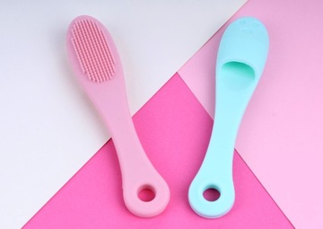 SILIKONOWA SZCZOTECZKA DO WĄGRÓW I ZASKÓRNIKÓW