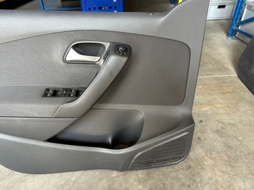 ОБИВКА ДВЕРИ СЛЕВА СПЕРЕДИ, VW POLO 6R0