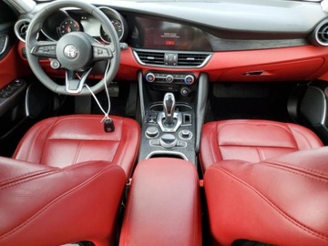 Alfa Romeo Giulia II Sedan Facelifting 2.0 Turbo 280KM 2020 Alfa Romeo Giulia 2020 ALFA ROMEO GIULIA 2.0 Benzyna 280KM, zdjęcie 8