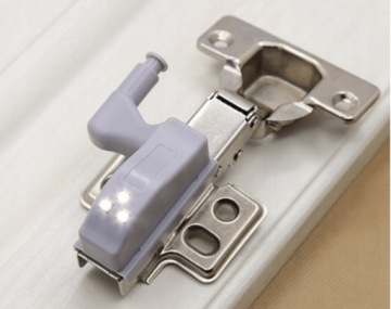 10x ПЕТЛЯ ДЛЯ ПОДСВЕТКИ ШКАФА, 3 СВЕТОДИОДА + БАТАРЕЯ