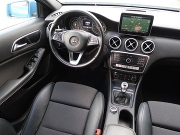 Mercedes Klasa A W176 Hatchback 5d Facelifting 180 122KM 2016 Mercedes A A 180, Skóra, Navi, Klima, Parktronic, zdjęcie 6