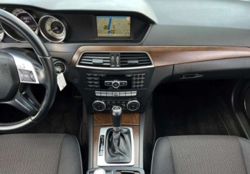 Mercedes Klasa C W205 Limuzyna 180 156KM 2013 Mercedes-Benz Klasa C Serwisowany 1.6 Benzyna 156KM, zdjęcie 16