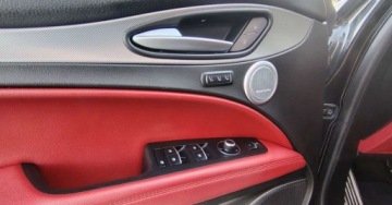 Alfa Romeo Stelvio SUV Facelifting 2.0 Turbo 280KM 2020 Alfa Romeo Stelvio Alfa Romeo Stelvio 2.0 Turbo Veloce Q4 2.0 Benzyna 280KM, zdjęcie 31