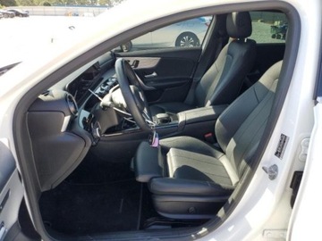 Mercedes Klasa A W177/V177 2019 Mercedes-Benz Klasa A 2019 Mercedes-Benz A-Class A 220 Sedan 2.0 Benzyna, zdjęcie 6