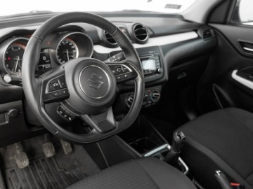 Suzuki Swift VI Hatchback Facelifting 1.2 DualJet SHVS 83KM 2021 Suzuki Swift WD7957P#1.2 Dualjet SHVS Premium, zdjęcie 5