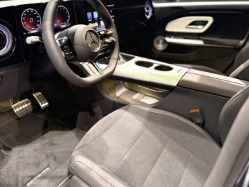 Mercedes CLA C118/X118 2026 MERCEDES-BENZ CLA 220 4-Matic AMG Line 1.5 (190KM) 2026, zdjęcie 4