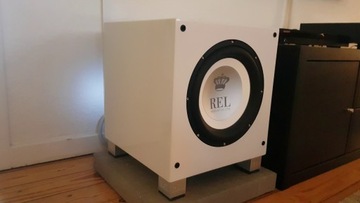 REL T9i ИДЕАЛЬНАЯ НАСОВАЯ ОСНОВА ДЛЯ Амбициозной АУДИОСИСТЕМЫ ЭКСКЛЮЗИВНЫЙ ДИЗАЙН