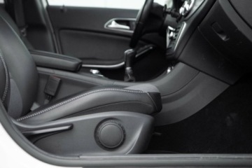 Mercedes GLA I Off-roader 1.6 200 156KM 2014 Mercedes-Benz GLA 1.6 Benzyna 156KM, zdjęcie 24