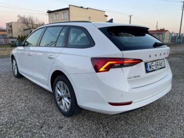 Skoda Octavia IV Kombi 2.0 TDI 150KM 2022 Skoda Octavia 2.0 TDI 150 KM DSG AMBITION BEZWYPADKOWY 2.0 Diesel 150KM, zdjęcie 5