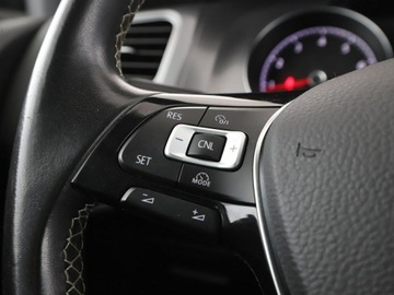 Volkswagen Golf VII Variant 1.4 TSI BlueMotion Technology 125KM 2016 Volkswagen Golf Comfortline PDC grzane fotele, zdjęcie 28
