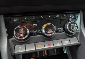 Skoda Karoq Crossover 1.0 TSI 115KM 2018 Skoda Karoq 1.0TSI 115KM 6Bieg LED Grz.Fotele Navi CarPlay PDC Oplaty Gwar, zdjęcie 25