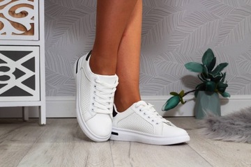 СПОРТИВНАЯ ОБУВЬ ЖЕНСКАЯ, ЛЕГКАЯ БЕЛАЯ ОБУВЬ