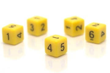 ЖЕЛТЫЕ ШЕСТИГРАННЫЕ КОСТИ D6 RPG 1,6 СМ