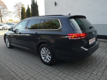 Volkswagen Passat B8 Variant 2.0 TDI BlueMotion SCR 150KM 2018 Volkswagen Passat 2.0 TDI 150KM Klimtron Navi, zdjęcie 8