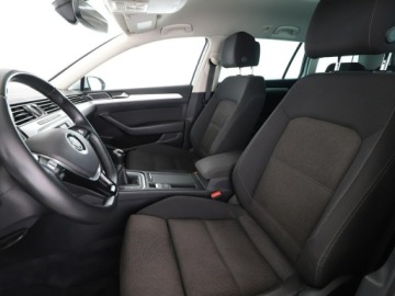Volkswagen Passat B8 Variant 1.4 TSI BlueMotion Technology ACT 150KM 2016 Volkswagen Passat Comfortline 150KM navi PDC, zdjęcie 12