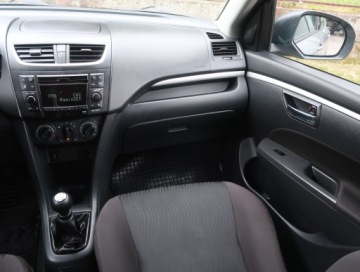 Suzuki Swift V Hatchback 5d 1.2 VVT 94KM 2013 Suzuki Swift 1.2, Salon Polska, Klima,ALU, zdjęcie 7
