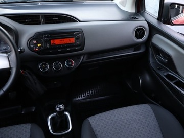 Toyota Yaris III Hatchback 5d Facelifting 1.0 VVT-i 69KM 2014 Toyota Yaris 1.0 VVT-i, Salon Polska, Serwis ASO, zdjęcie 7