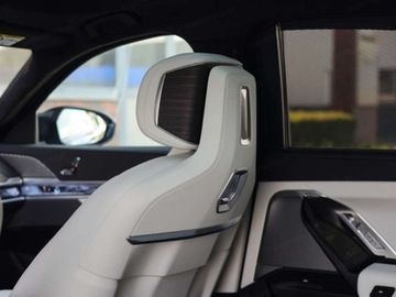 BMW Seria 7 G70 Sedan 3.0 40d 299KM 2025 BMW Seria 7 740d xDrive Sport Sedan 3.0 (299KM) 2025, zdjęcie 15