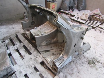 ĆWIARTKA SŁUPEK ŚCIANA GRODZIOWA MERCEDES SLS W197