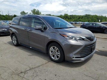 Toyota Sienna III 2022 Toyota Sienna Limited 2022 2.5l 2.5 Hybryda 245KM, zdjęcie 4