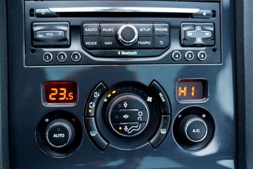 Peugeot 5008 I Minivan Facelifting 2.0 HDi 163KM 2015 Peugeot 5008 FELINE kamera SKÓRA nawi PANORAMA, zdjęcie 31