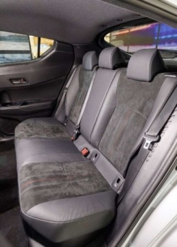 Toyota C-HR I Crossover Facelifting 1.8 Hybrid 122KM 2023 Toyota C-HR 1.8 Hybrid GPF GR Sport 1.8 Hybryda 122KM, zdjęcie 19