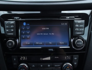 Nissan Qashqai II Crossover 1.2 DIG-T 115KM 2017 Nissan Qashqai 1.2 DIG-T, Salon Polska, zdjęcie 11