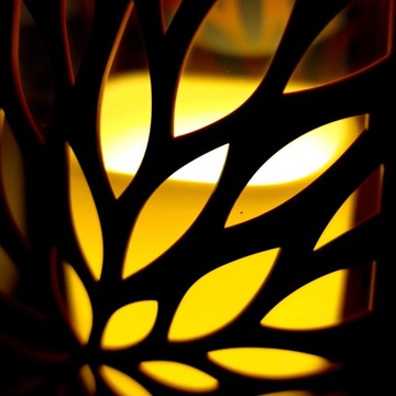 LATARENKA LAMPION AŻUROWA Z ZE ŚWIECĄ LED ŚWIECA CZERWONY NA BATERIE WKŁAD