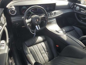 Mercedes Klasa E W213 2021 Mercedes-Benz Klasa E 2021, 3.0L, od ubezpieczalni 3.0 Benzyna 362KM, zdjęcie 6