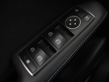 Mercedes Klasa B W246 Sports Tourer Facelifting 1.6 180 BlueEFFICIENCY Edition 122KM 2017 Mercedes B 180 navi klima grzane fotele czujniki, zdjęcie 31