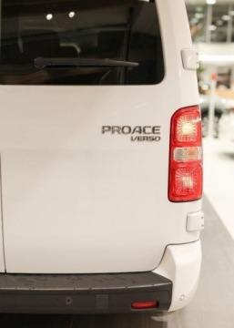 Toyota 2024 Toyota Proace Verso Verso 2.0 D4-D Long Business 2.0 Diesel 144KM, zdjęcie 18