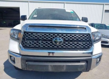 Toyota Tundra II 2021 Toyota Tundra 2021, 5.7L, 4x4, SR5, od ubezpieczalni 5.7 Benzyna 381KM, zdjęcie 3