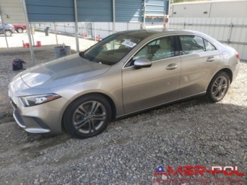 Mercedes Klasa A W177/V177 2020 Mercedes-Benz Klasa A 220_4MATIC_2.0 L_188 km_2020r 2.0 Benzyna 188KM, zdjęcie 1