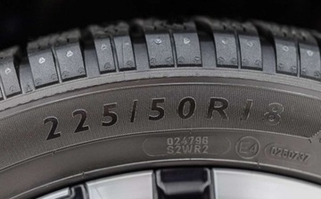 Toyota C-HR I Crossover Facelifting 1.8 Hybrid 122KM 2023 Toyota C-HR 1.8 Hybrid Style 1.8 Hybryda 122KM, zdjęcie 24