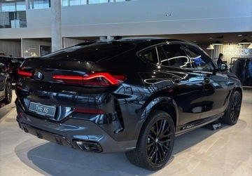 BMW X6 G06 2025 BMW X6 BMW Bonkowscy Salon Polska Dostepne od reki 3.0 Benzyna 340KM, zdjęcie 3