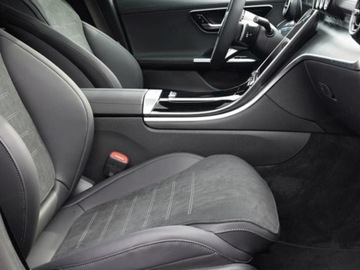 Mercedes Klasa C W206 Limuzyna 1.5 200 204KM 2024 C Klasa 200 4-Matic AMG 1.5 (204KM) 2024, zdjęcie 4