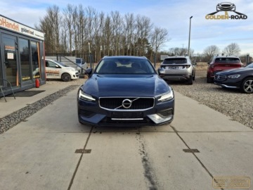 Volvo V60 II  Kombi 2.0 D3 150KM 2019 Volvo V60 2,0 d 150 KM automat navi alu el. klapa hak oplacony 2.0 Diesel, zdjęcie 2