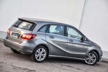 Mercedes Klasa B W246 Sports Tourer Facelifting 1.6 180 122KM 2016 Mercedes-Benz Klasa B MERCEDES B180 122KM ALU17 Automat LED WEBASTO Navi G, zdjęcie 6