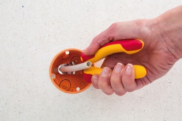 ИЗОЛИРОВАННЫЕ МОНТАЖНЫЕ ЩИПЦЫ VDE 170MM WIHA