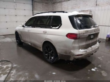 BMW X7 2021 BMW X7 xDrive40i 2021 3.0 Benzyna 335KM, zdjęcie 3