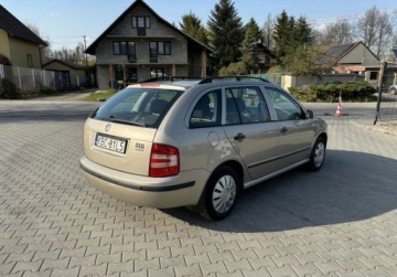 Skoda Fabia I Kombi 1.2 i 64KM 2004 Skoda Fabia Combi Ambiente 1.2 64KM M5 20042005 r., salon PL, klimatyzacja, zdjęcie 4