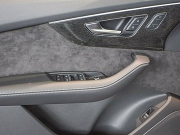 Audi Q7 II 2025 AUDI Q7 55 TFSI e quattro S Line Suv 3.0 (394KM) 2025, zdjęcie 13