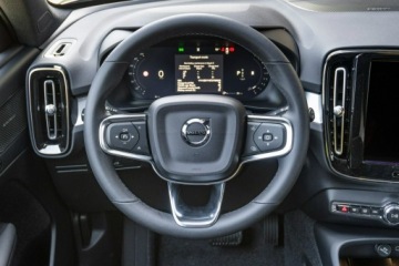 Volvo XC40 Crossover Facelifting 2.0 B3 163KM 2026 Volvo XC 40 Plus Dark B3 Mild Hybrid Benzyna, zdjęcie 7