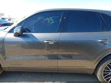 Porsche Cayenne III 2021 Porsche Cayenne 2021 3.0l 3.0 Benzyna 335KM, zdjęcie 2